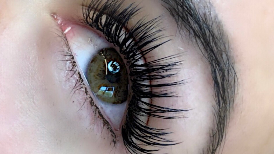 In the twinkling of an eye beauty 76182