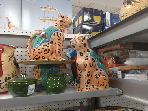 Home Goods Store «Tuesday Morning», reviews and photos, 2325 S Stemmons Fwy #103, Lewisville, TX 75067, USA