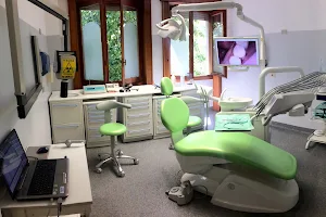 Studio Dentistico MONFREDINI COSTA Dottor DINO Medico Chirurgo Spec. Odontoiatria Omotossicologia image