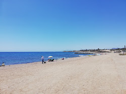 Photo de Playa de la Casica Verde avec plusieurs baies spacieuses