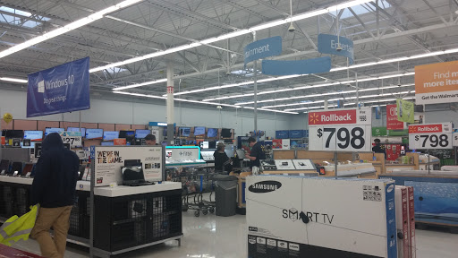 Discount Store «Walmart», reviews and photos, 910 Wolcott St, Waterbury, CT 06705, USA