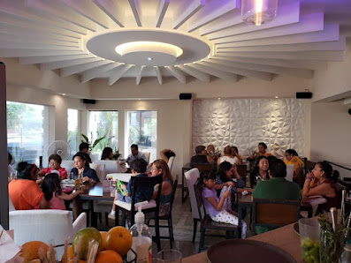 Santa Lucía Restaurante Interior de Plaza Marbella, Plaza Marbella, Av Costera Miguel Alemán S/N-local 25B, 39690 Acapulco de Juárez, Gro., México