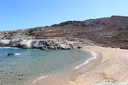 Alevrakia Beach'in fotoğrafı çok temiz temizlik seviyesi ile