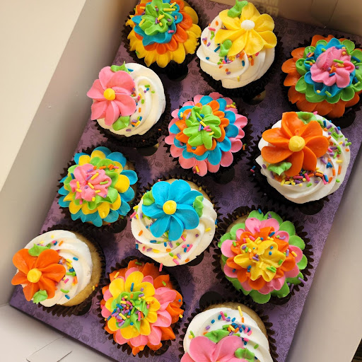 Cupcake Shop «Smallcakes: A Cupcakery of Naperville», reviews and photos, 115 E Ogden Ave #119, Naperville, IL 60563, USA