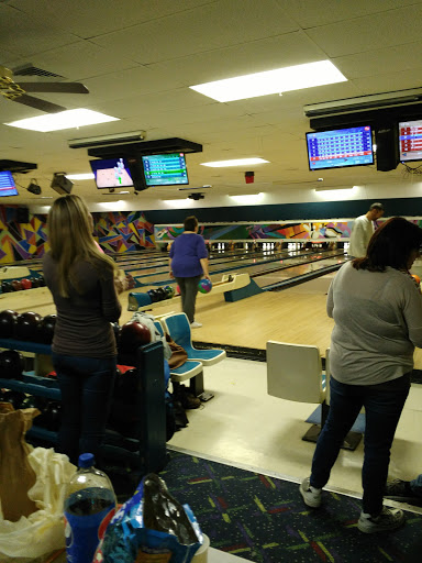 Bowling Alley «Bowl-A-Rena Bowling Lanes», reviews and photos, 200 Baughman Ave, Jeannette, PA 15644, USA