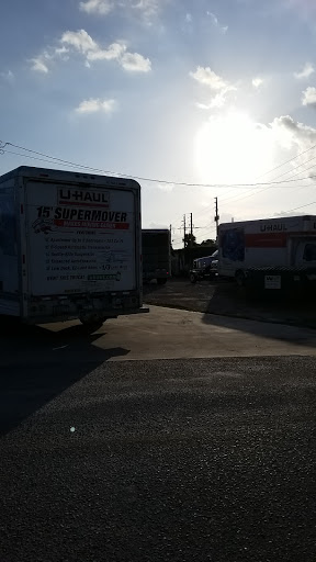 Auto Parts Store «Advance Auto Parts», reviews and photos, 815 NW Park St, Okeechobee, FL 34972, USA