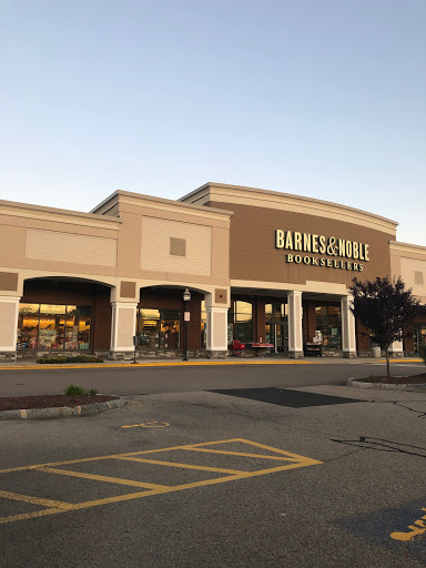 Barnes & Noble, 371 Putnam Pike, Smithfield, RI 02917, USA, 