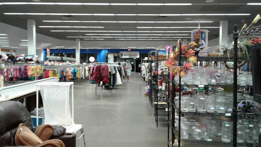 Thrift Store «Kyrene & Warner Goodwill Retail Store & Donation Center», reviews and photos, 575 W Warner Rd, Tempe, AZ 85284, USA