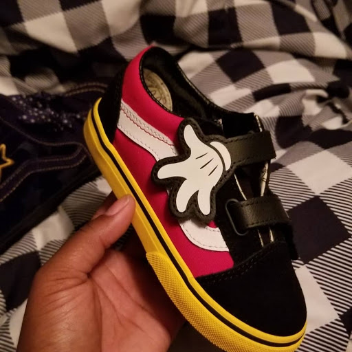 Shoe Store «Vans», reviews and photos, 300 Monticello Ave #121, Norfolk, VA 23510, USA