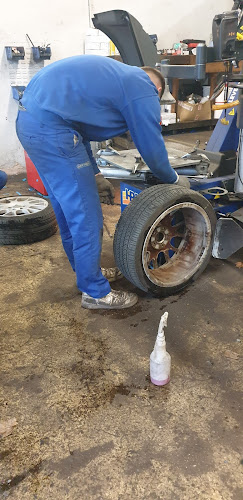 Reviews of Just Tyres in Reading - Tire shop
