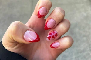 blooming nails & spa image