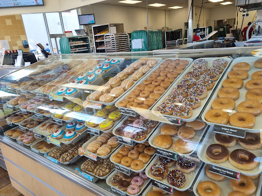 Bakery «Krispy Kreme Doughnuts», reviews and photos, 5318 W Irlo Bronson Memorial Hwy, Kissimmee, FL 34746, USA