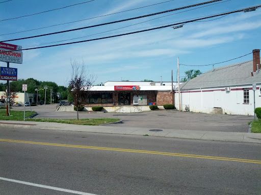 Liquor Store «Union Street Wines & Liquors», reviews and photos, 317 Union Street, Franklin, MA 02038, USA