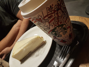 Photo n°3 de Starbucks à Colombier-Saugnieu ()