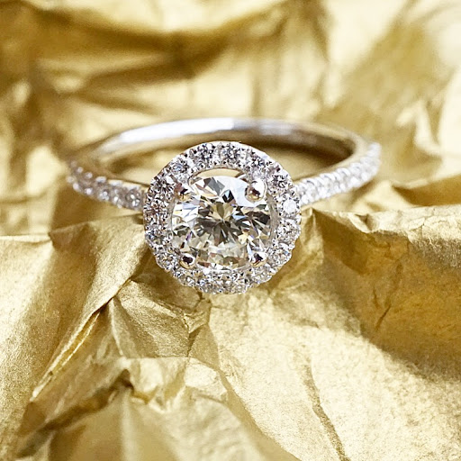 Jewelry Store «Edward Warren Jewelers», reviews and photos, 1610 Cross Creeks Blvd, Pickerington, OH 43147, USA