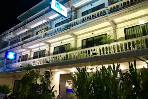 The BEACH CHA AM Guesthouse & Residence image