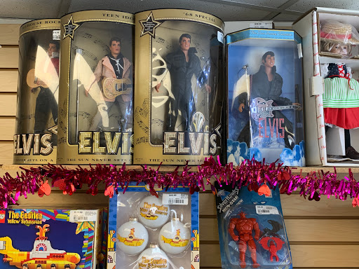 Pawn Shop «Sterling & Knight Jewelry & Pawn», reviews and photos, 109 E St Charles Rd, Villa Park, IL 60181, USA