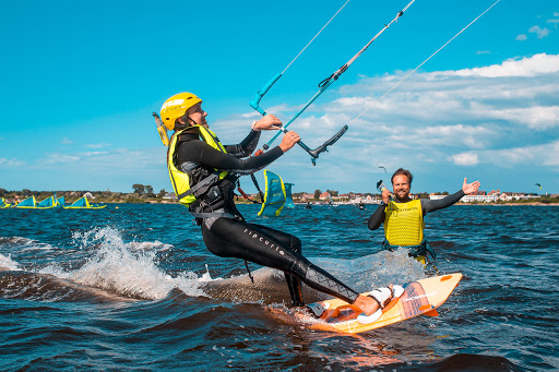 Szkoła Kitesurfingu i Windsurfingu EASY SURF Jastarnia