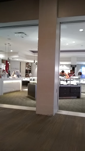 Jewelry Store «Kay Jewelers», reviews and photos, 1401 Greenbrier Parkway S, Chesapeake, VA 23320, USA