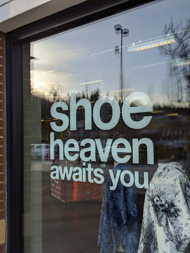 Shoe Store «DSW Designer Shoe Warehouse», reviews and photos, 17100 Southcenter Pkwy, Tukwila, WA 98188, USA