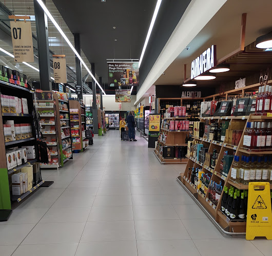 Av. António José de Almeida 47, 2530-113 Lourinhã