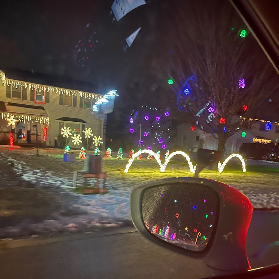 Farmington Christmas lightshow neighborhood
