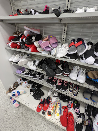 Clothing Store «Ross Dress for Less», reviews and photos, 352 S College Rd, Wilmington, NC 28403, USA