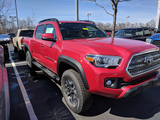 Ford Dealer «Oxmoor Auto Group», reviews and photos, 8001 Shelbyville Rd, Louisville, KY 40222, USA