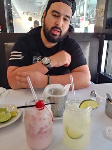 Coffee Shop «Pequeno Coffee Shop», reviews and photos, 8610 Roosevelt Ave #4, Jackson Heights, NY 11372, USA