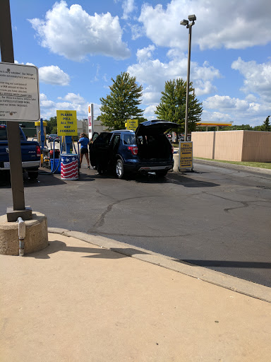 Village Full Services Car Wash en Fox Lake