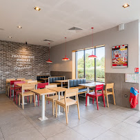 Atmosphère du Restaurant KFC TROYES LA CHAPELLE à La Chapelle-Saint-Luc - n°20