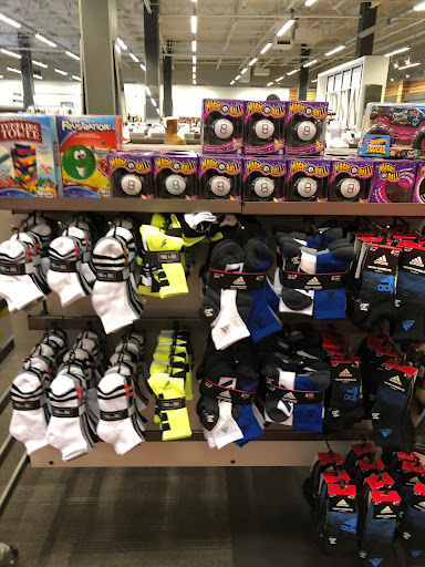 Shoe Store «DSW Designer Shoe Warehouse», reviews and photos, 7321 Lake St, River Forest, IL 60305, USA