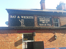 Bat & Wickets