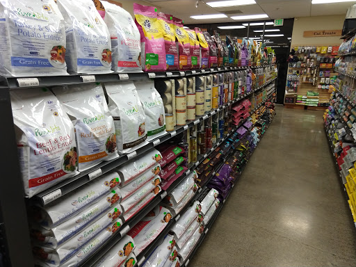 Pet Supply Store «Mud Bay», reviews and photos, 2100 SE 164th Ave, Vancouver, WA 98683, USA