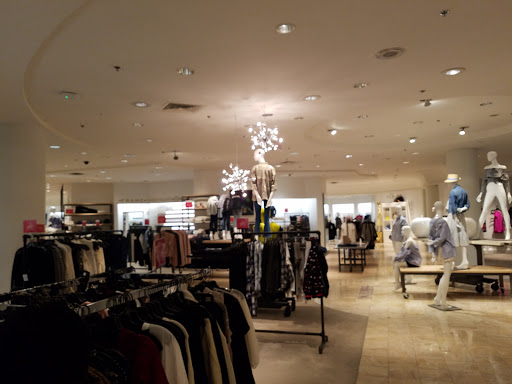 Department Store «Saks Fifth Avenue», reviews and photos, 2901 W Big Beaver Rd, Troy, MI 48084, USA