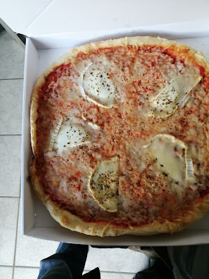 Distributeur de pizzas à Terval