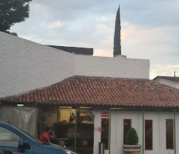 Mr. Almabres y la Troje photo