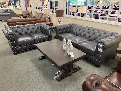 Furniture Store «Raymour & Flanigan Furniture and Mattress Store», reviews and photos, 895 E Gate Blvd, Garden City, NY 11530, USA