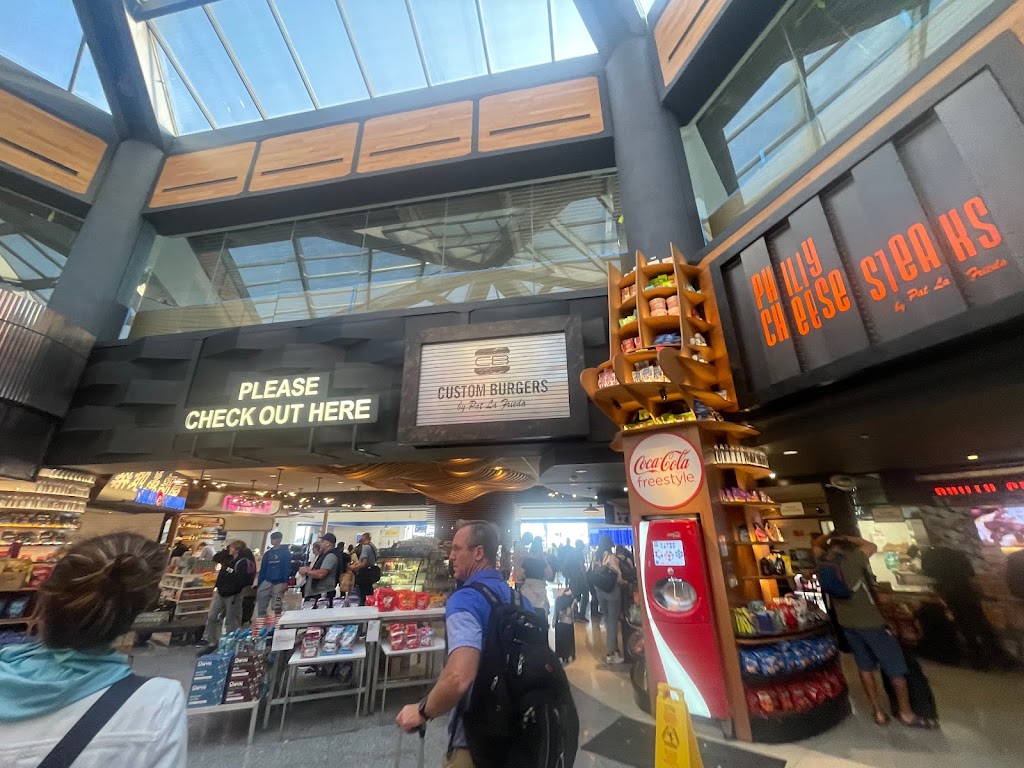 Tsukiji Fishroom 07114
