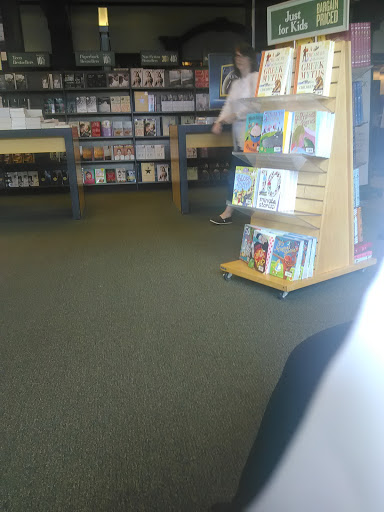 Book Store «Barnes & Noble», reviews and photos, 3102 Northline Ave, Greensboro, NC 27408, USA