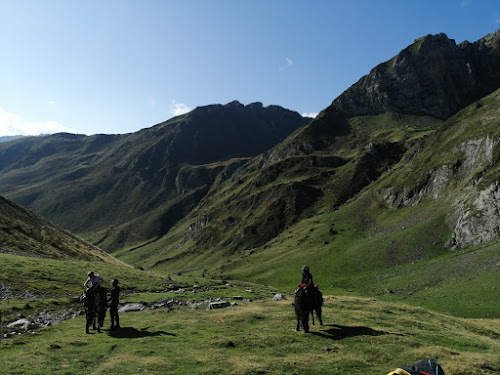 Randonnées à Cheval en Hautes Pyrénées à Bagnères-de-Bigorre