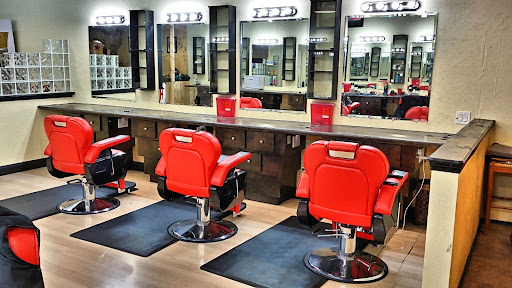 Barber Shop «In & Out 2 Barbershop & Salon», reviews and photos, 2147 E Semoran Blvd, Apopka, FL 32703, USA