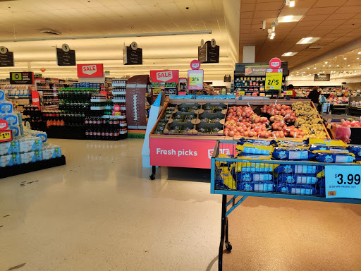 Grocery Store «Super Stop & Shop», reviews and photos, 331 Cottage Grove Rd, Bloomfield, CT 06002, USA