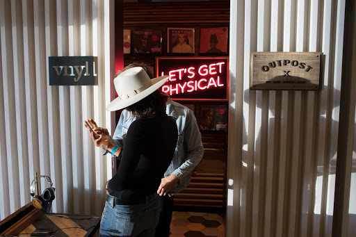 VNYL, 5650 Calle Real, Goleta, CA 93117, USA, 