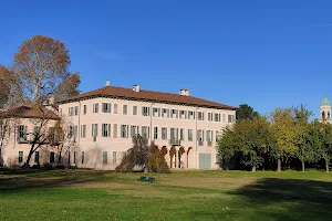Parco di Villa Litta image