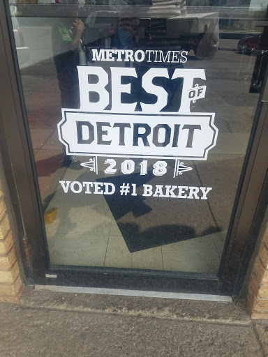 Donut Shop «Apple Fritter Donut Shop», reviews and photos, 741 E 9 Mile Rd, Ferndale, MI 48220, USA