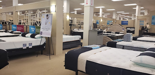 Furniture Store «Raymour & Flanigan Furniture and Mattress Store», reviews and photos, 1400 Rocky Run Pkwy, Wilmington, DE 19803, USA