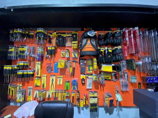 Electrical Supply Store «Manor Electric Supplies Light», reviews and photos, 2737 Ocean Ave, Brooklyn, NY 11229, USA