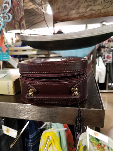 Thrift Store «Good Threads Goodwill Boutique», reviews and photos, 7366 N Oracle Rd #190, Tucson, AZ 85704, USA