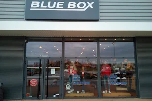 Blue Box Narbonne image